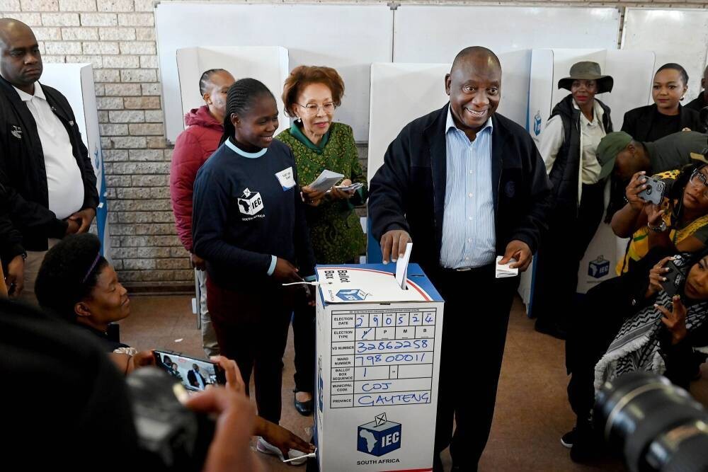 Южноафриканцы голосуют на законодательных выборах в условиях высокой конкуренции